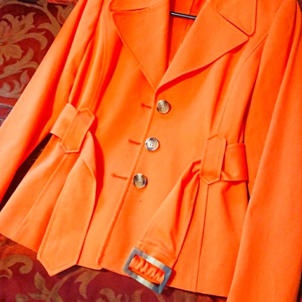 Beautiful taylored jacket. Bright orange New